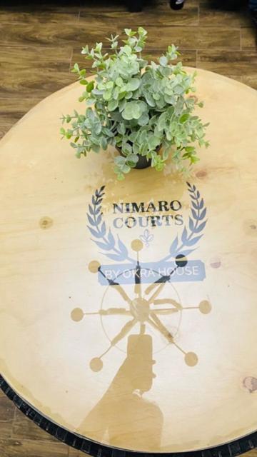 恩德培 Nimaro Courts酒店 外观 照片